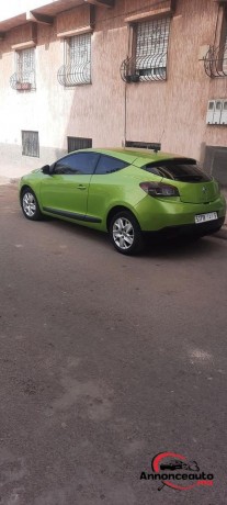 renault-megane-2011-big-0