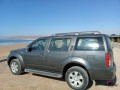 nissan-pathfinder-le-small-1