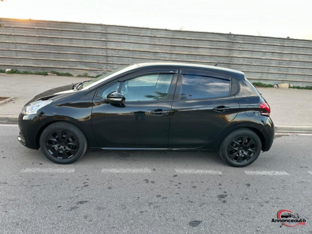 peugeot-208-model-2016-edition-lessence-1er-main-big-4