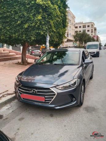 hyundai-elantra-en-tres-bon-etat-big-2