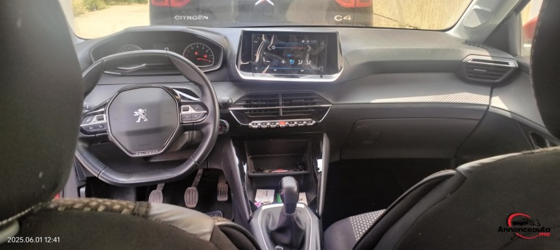 peugeot-208-gasoil-1-ere-main-11850-km-modele-2021-big-2